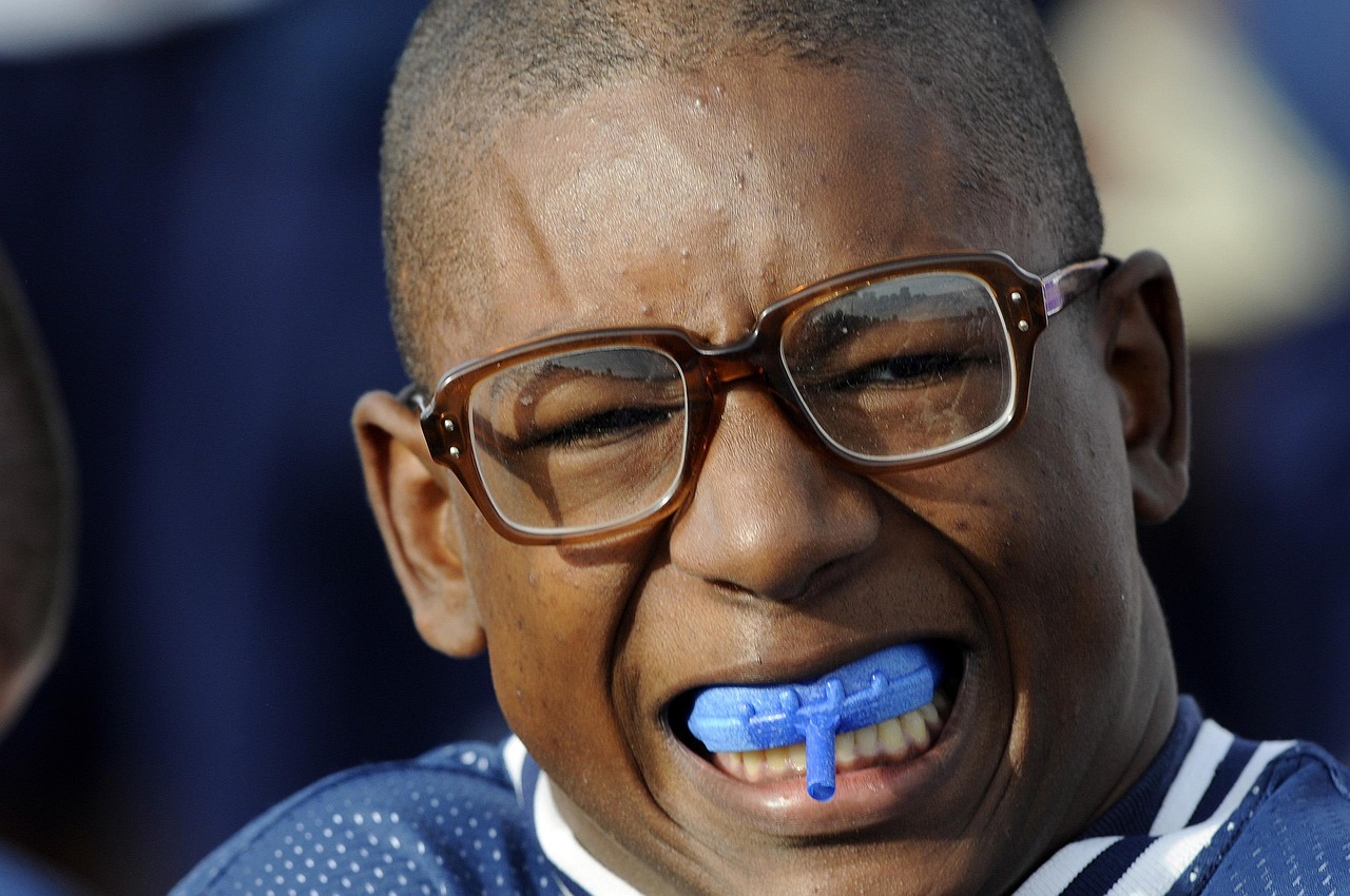 マウスピース矯正を社会人が受ける際の費用負担はどのくらい？